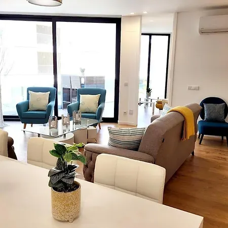 New Luxury Ocean Front Heart Of Parking *