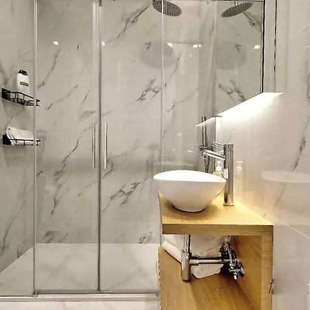 New Luxury Ocean Front Heart Of Parking Apartament