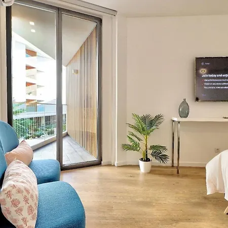 Apartment New Luxury Ocean Front Heart Of Parking