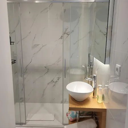 New Luxury Ocean Front Heart Of Parking Apartament *