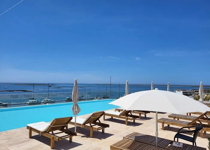 New Luxury Ocean Front Heart Of Parking アパート *