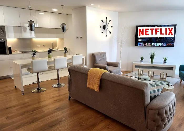 New Luxury Ocean Front Heart Of Parking * Olhão