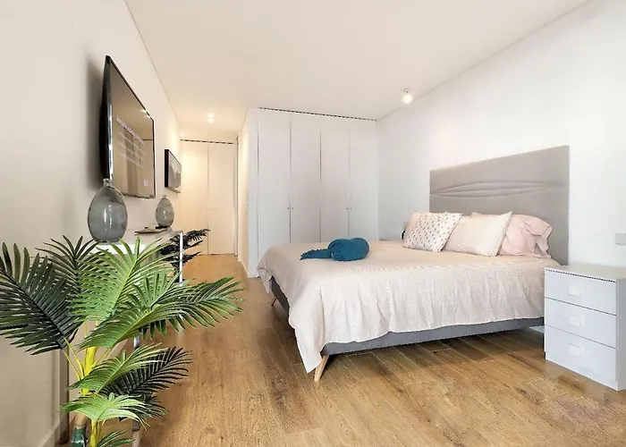 New Luxury Ocean Front Heart Of Parking شقة