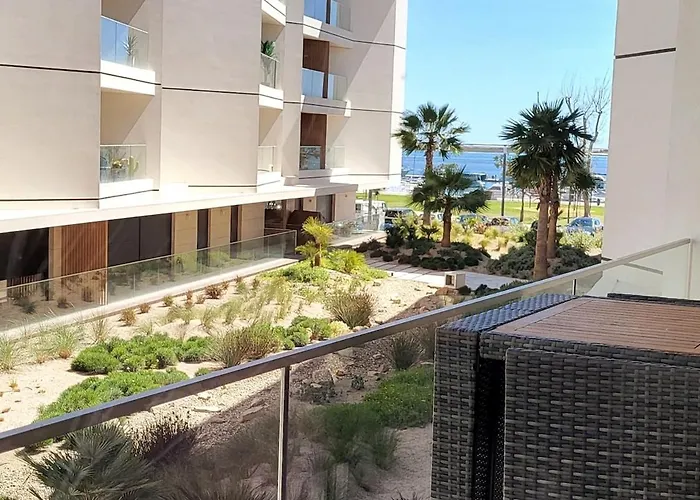 New Luxury Ocean Front Heart Of Parking شقة